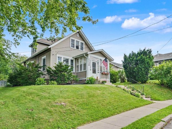 1230 Park Street, Dubuque, IA 52001