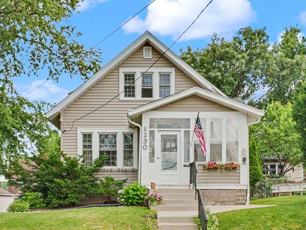 1230 Park Street, Dubuque, IA 52001