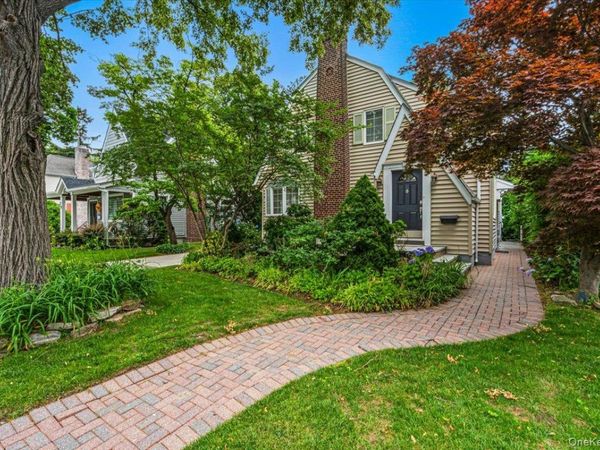 84 Fernwood Terrace , Garden City, NY 11530