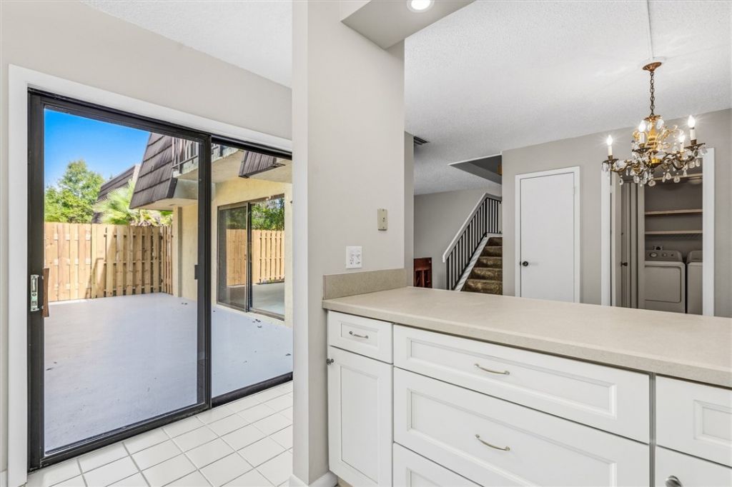 1166 6th Avenue, Unit 2D, Vero Beach, FL 32960 Photo
