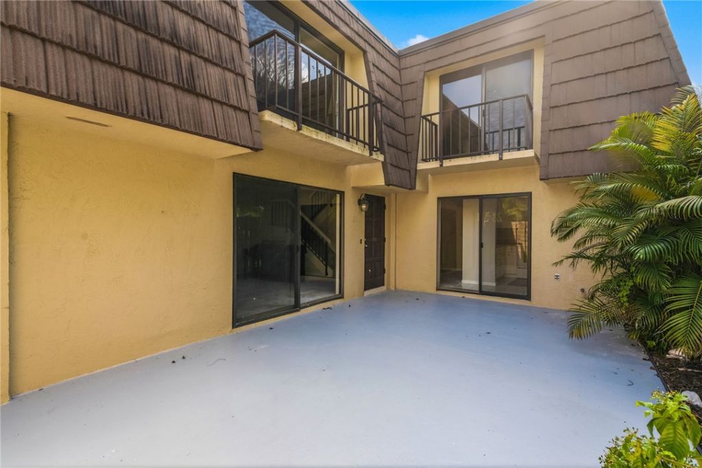 1166 6th Avenue, Unit 2D, Vero Beach, FL 32960 Photo