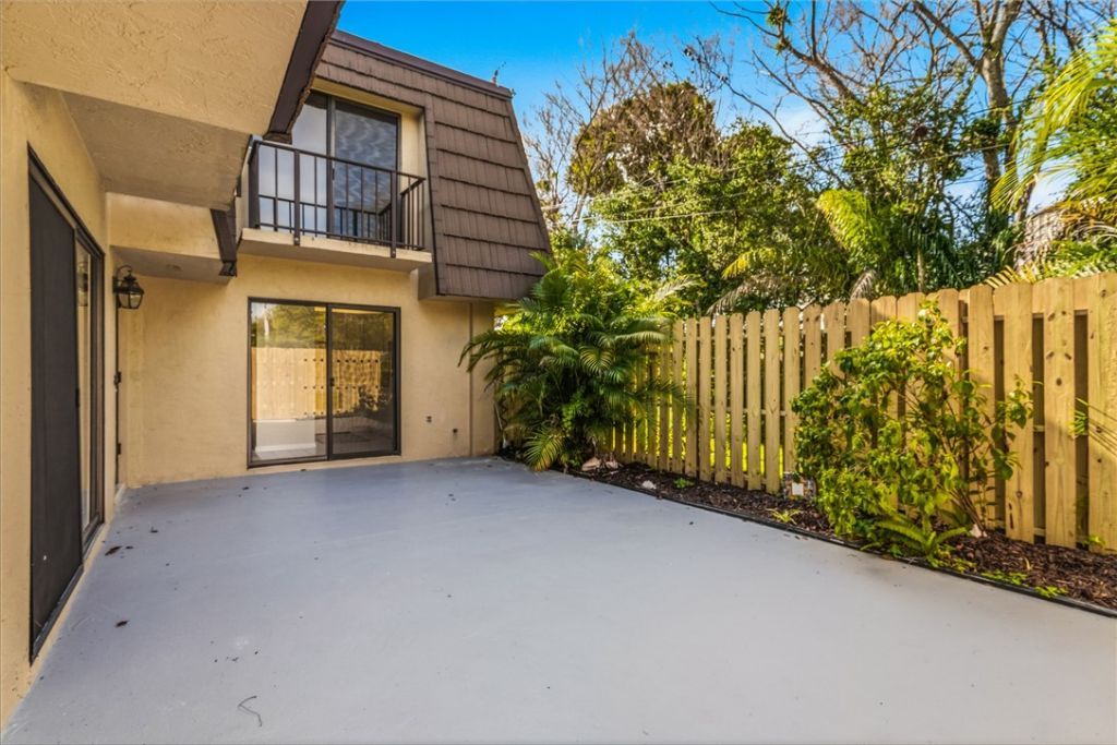 1166 6th Avenue, Unit 2D, Vero Beach, FL 32960 Photo