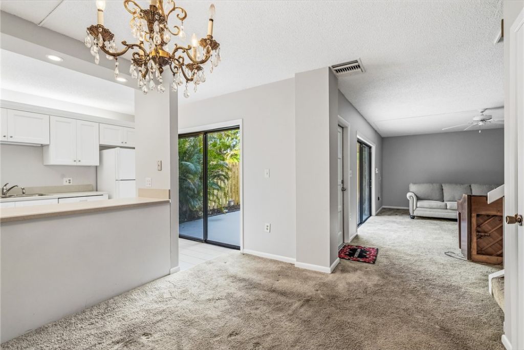 1166 6th Avenue, Unit 2D, Vero Beach, FL 32960 Photo