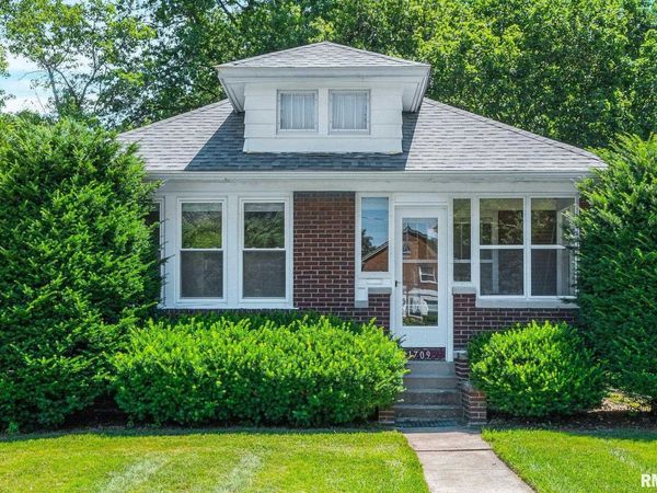 1709 N Prairie Street, Galesburg, IL 61401