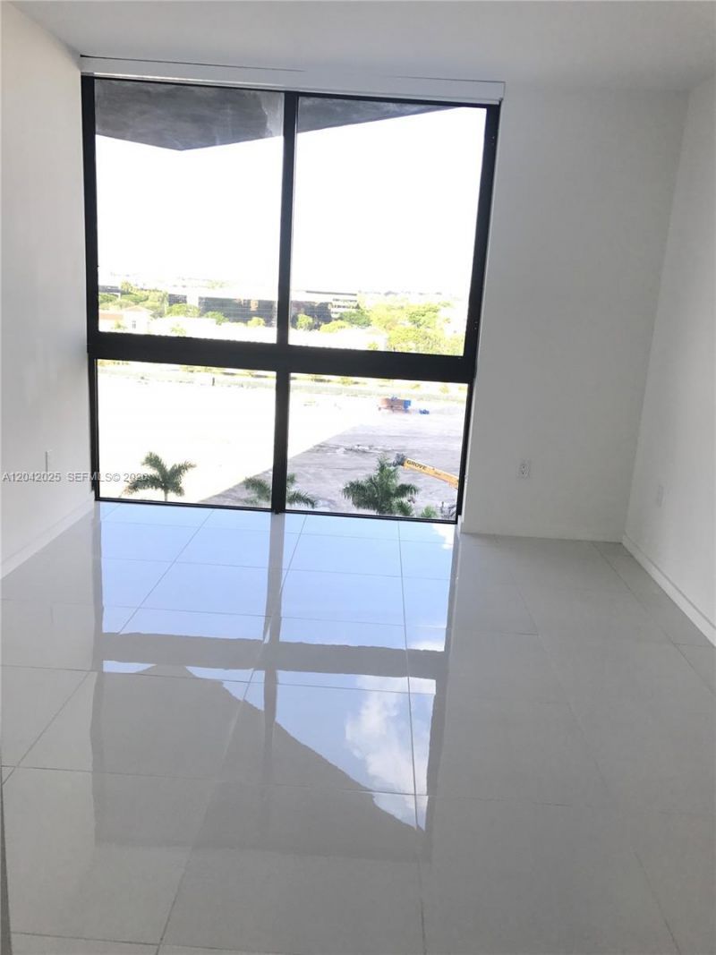 5252 NW 85th Ave, Unit 605, Doral, FL 33166 Photo