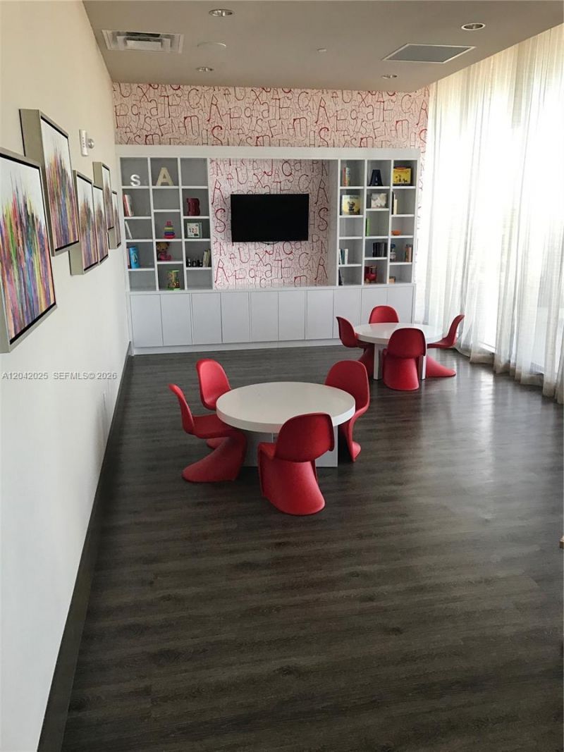 5252 NW 85th Ave, Unit 605, Doral, FL 33166 Photo