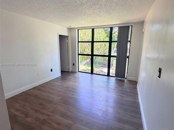 11780 SW 18th St , Unit 213, Miami, FL 33175