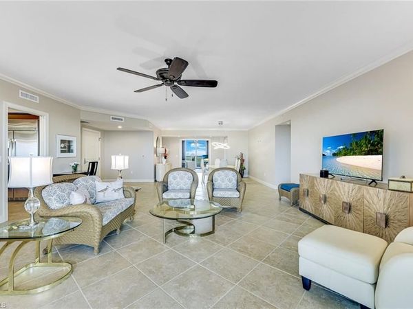 1050 Borghese LN, Unit 605, NAPLES, FL 34114