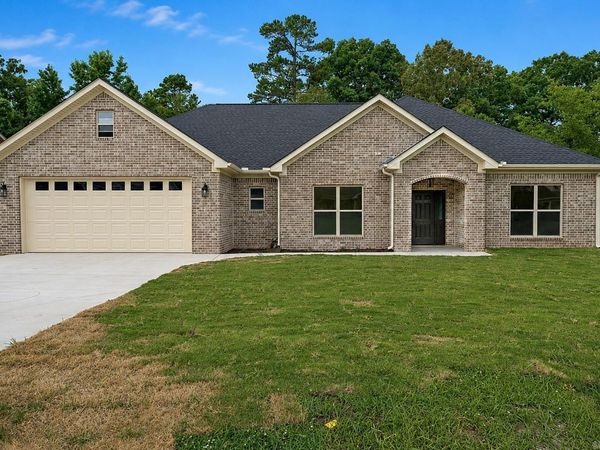 357 Regal Oaks , White Hall, AR 71602