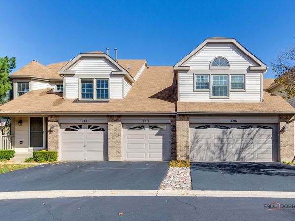 3209 N Daniels Court , Arlington Heights, IL 60004