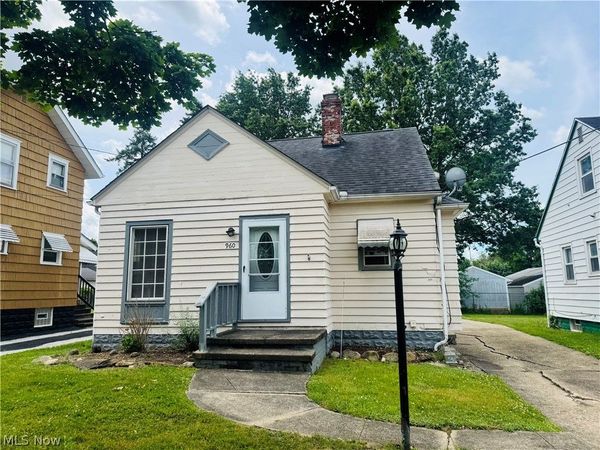 960 Jason Avenue , Akron, OH 44314