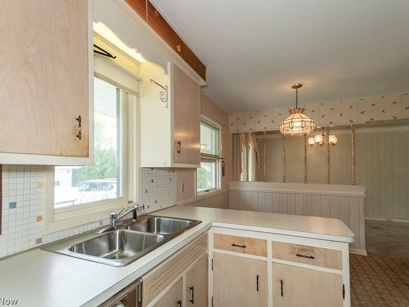 73 E Parkleigh Drive, Seven Hills, OH 44131 Photo 11