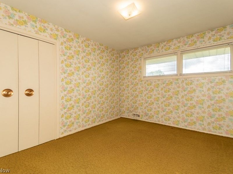73 E Parkleigh Drive, Seven Hills, OH 44131 Photo 14