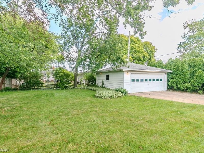 73 E Parkleigh Drive, Seven Hills, OH 44131 Photo 32