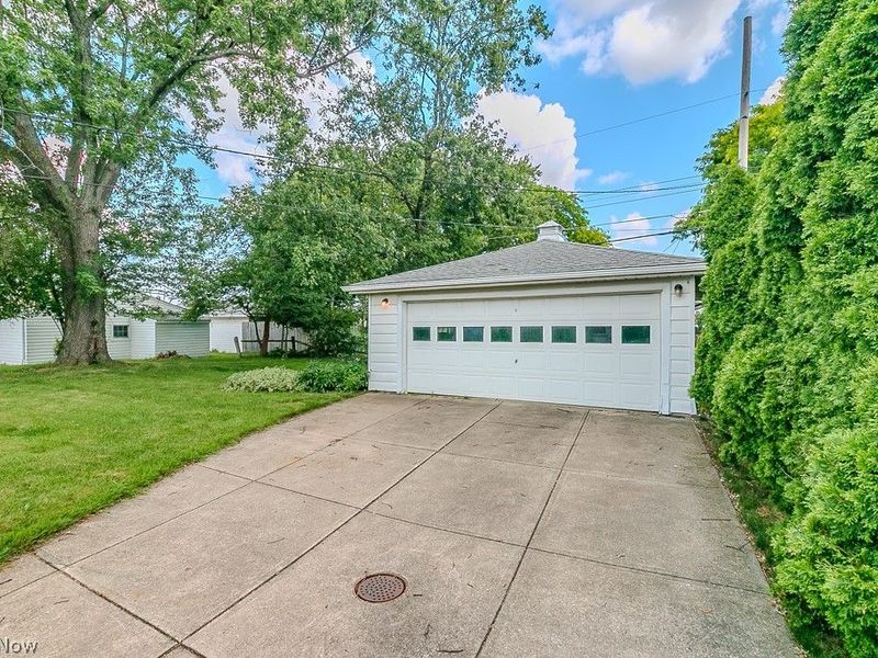 73 E Parkleigh Drive, Seven Hills, OH 44131 Photo 33