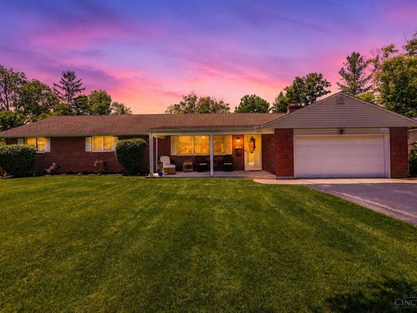 2097 Bonniedale Drive, Bellbrook, OH 45305