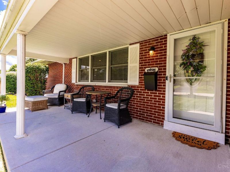 2097 Bonniedale Drive, Bellbrook, OH 45305 Photo 5