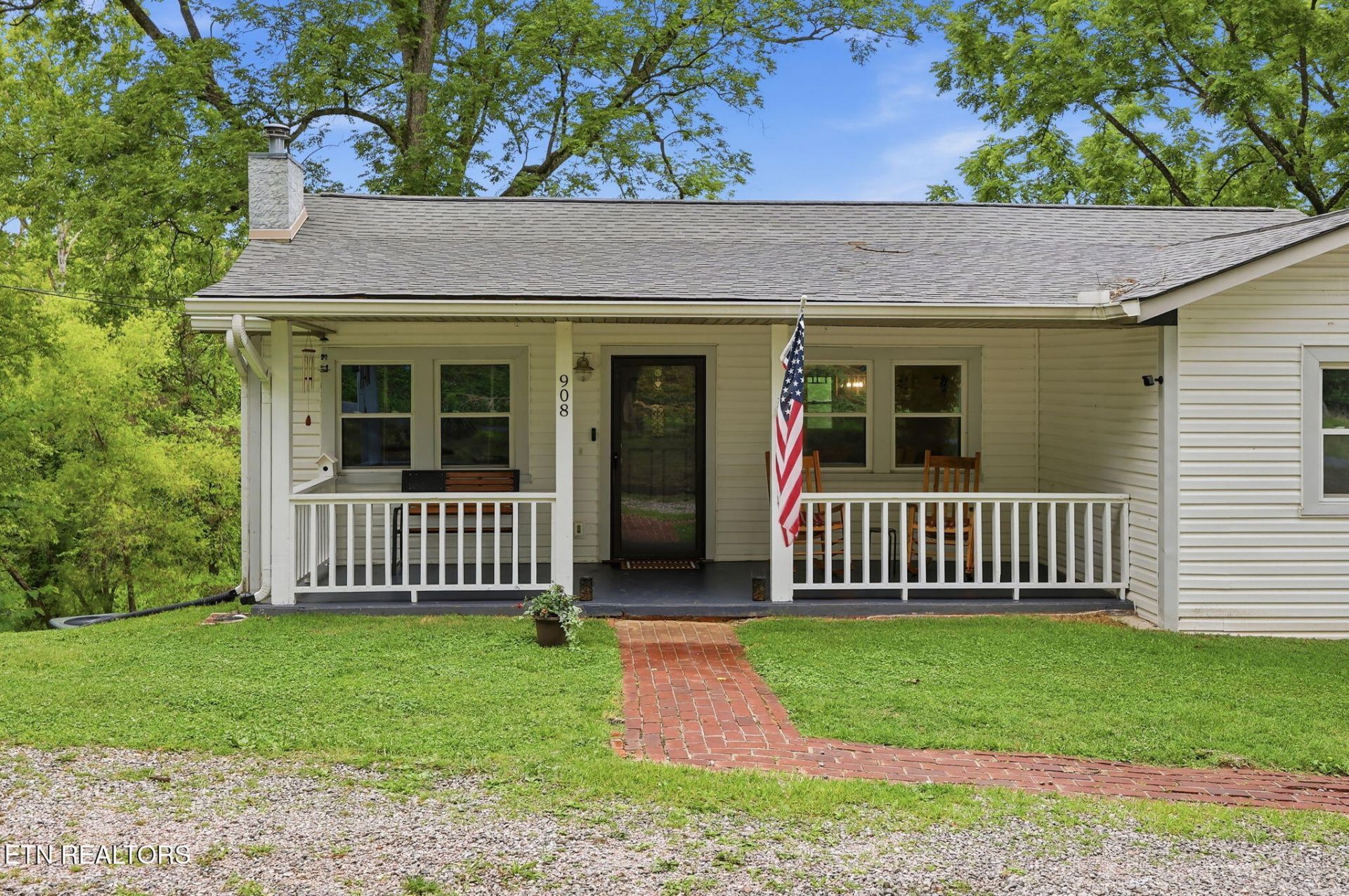 908 E Main St, Jefferson City, TN 37760 Main Photo