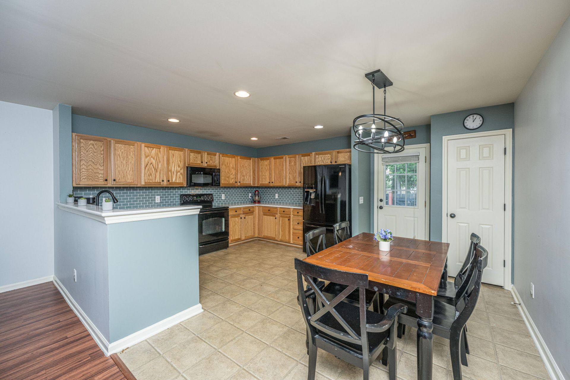 224 Myrtle Way Photo 12