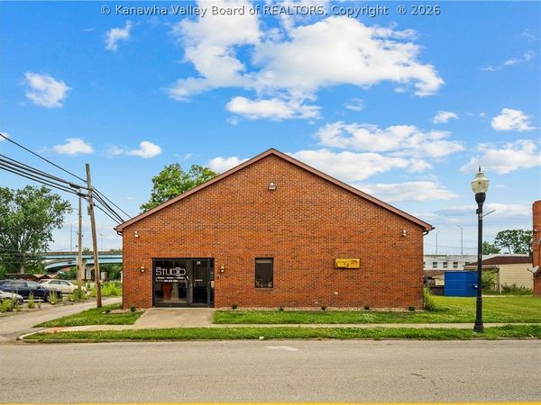 215 Main Street, Huntington, WV 25701