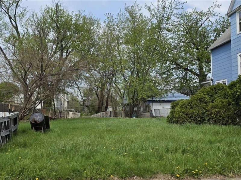 9509 Heath Avenue, Cleveland, OH 44104 Photo 4