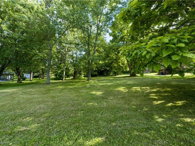Rita Street NE, Hartville, OH 44632 Photo 5