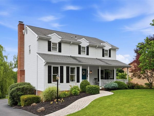 164 Oakdale Dr, Zelienople, PA 16063