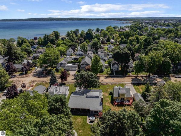 529 Monroe Street, Traverse City, MI 49684