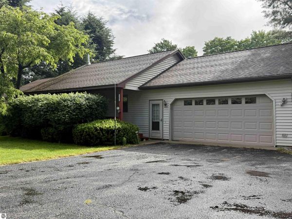 13686 Hedeen Drive, Traverse City, MI 49686