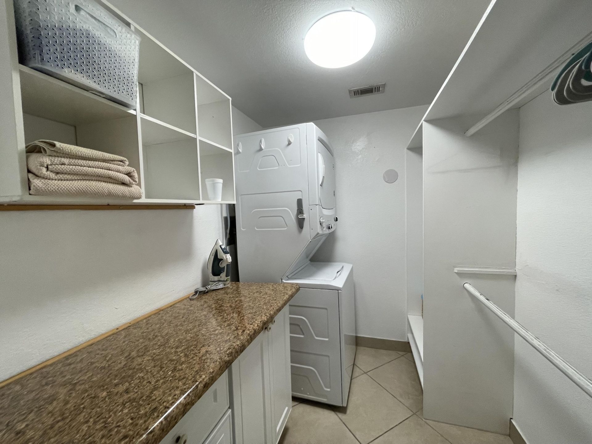 229 SE 1st Avenue, Unit 203, Boynton Beach, FL 33435 Photo