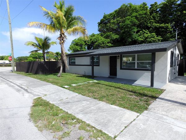 10 SW 5th Court, Deerfield Beach, FL 33441