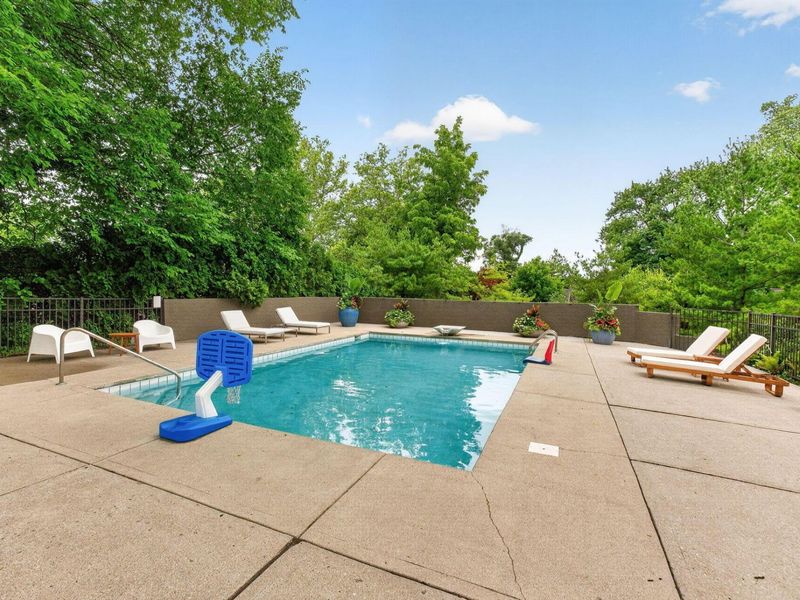 1980 Hillside Drive , Columbus, OH 43221 Photo 111