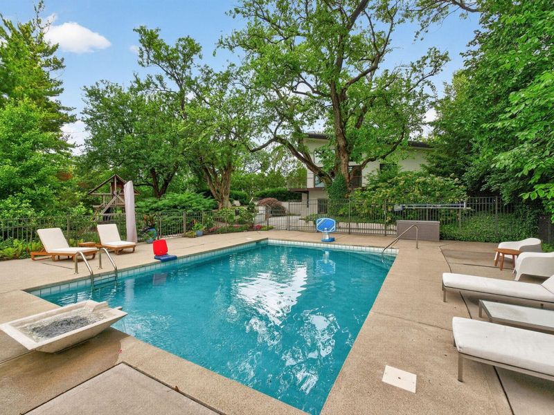 1980 Hillside Drive , Columbus, OH 43221 Photo 113