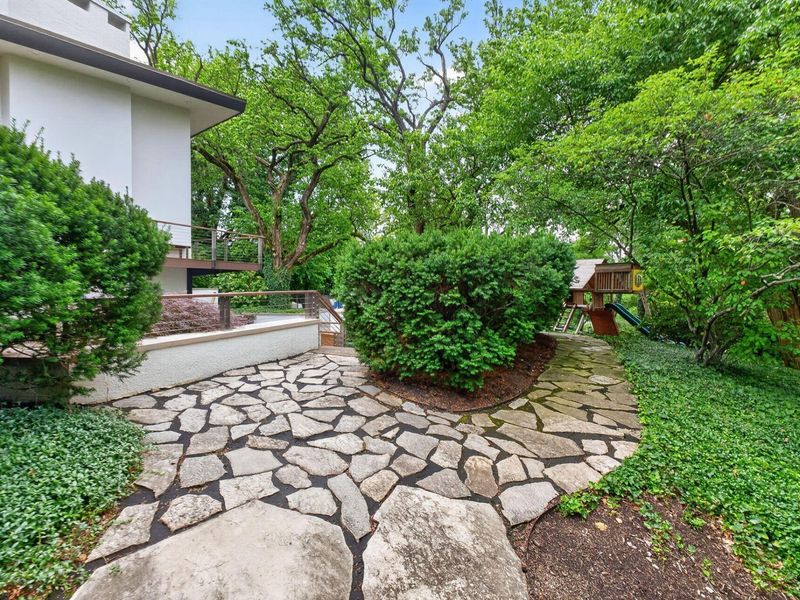 1980 Hillside Drive , Columbus, OH 43221 Photo 132