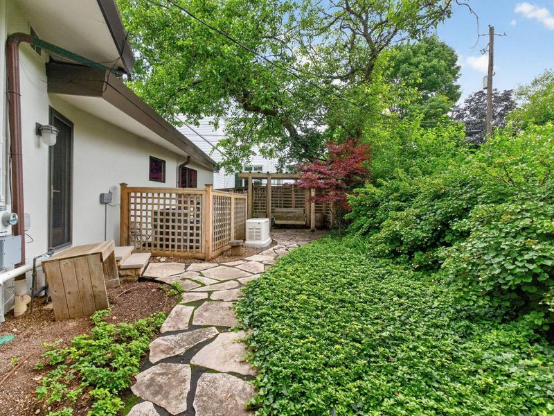 1980 Hillside Drive , Columbus, OH 43221 Photo 134