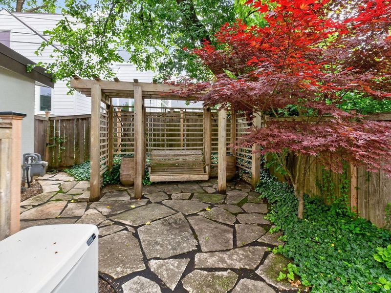 1980 Hillside Drive , Columbus, OH 43221 Photo 135