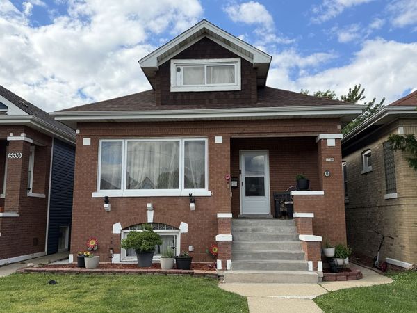 5528 W Henderson Street , Chicago, IL 60641