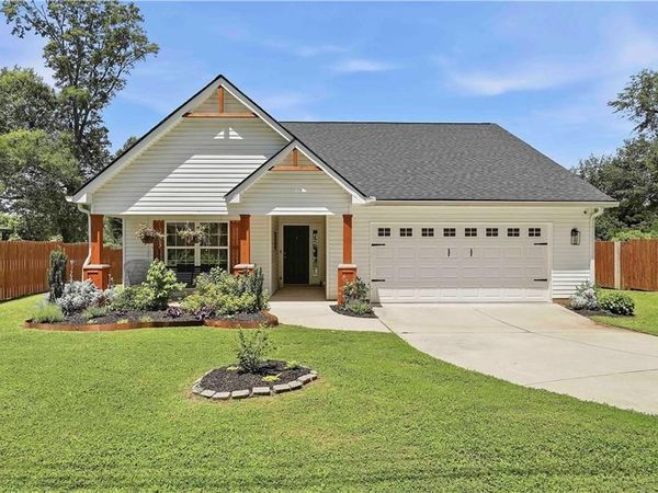 16 Watson Drive , Newnan, GA 30263