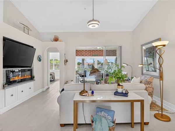 6528 Huntington Lakes CIR, Unit 202, NAPLES, FL 34119