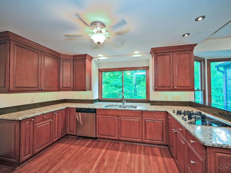 8650 Green Road, Anderson Twp, OH 45255 Photo 12