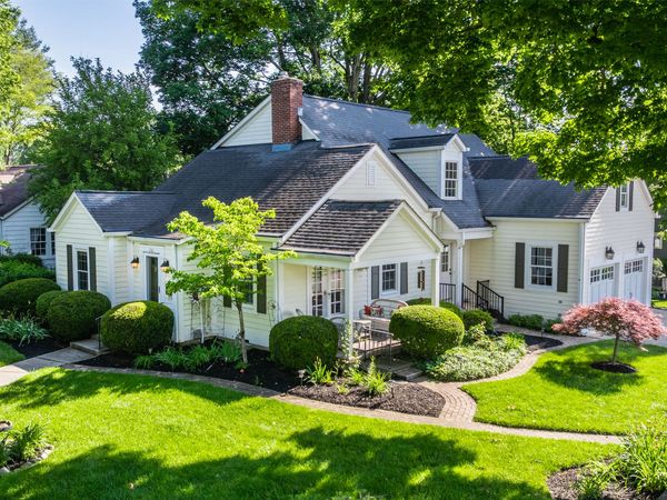 385 S Sixth Street , Zionsville, IN 46077