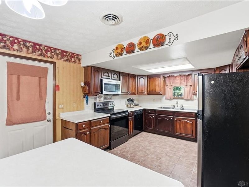 4756 Whitehead Court, West Alexandria, OH 45381 Photo 12