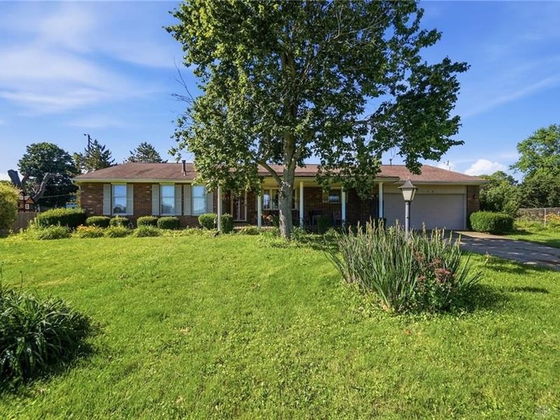 4756 Whitehead Court, West Alexandria, OH 45381 Photo 2