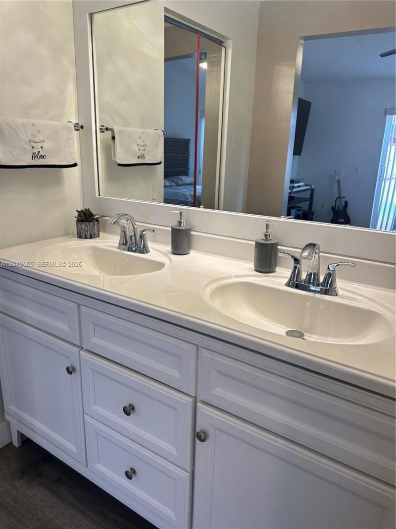 4025 Pine Ridge Ln , Weston, FL 33331 Photo