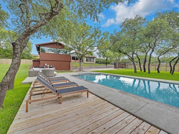 22223 Oban DR, Briarcliff, TX 78669