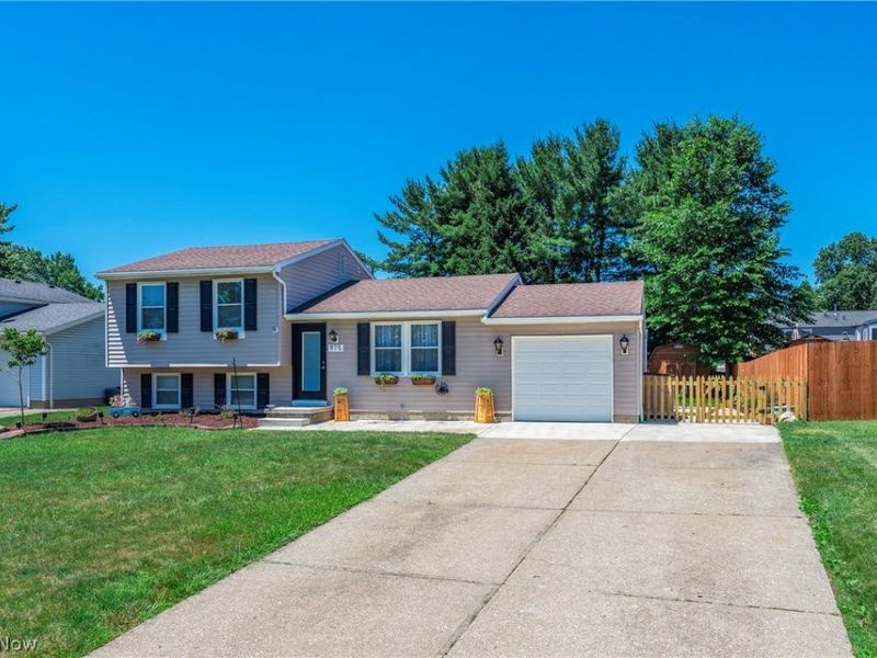 975 Gayer Drive, Medina, OH 44256 Photo 2