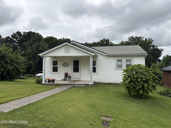 204 Blair Ave, Sweetwater, TN 37874