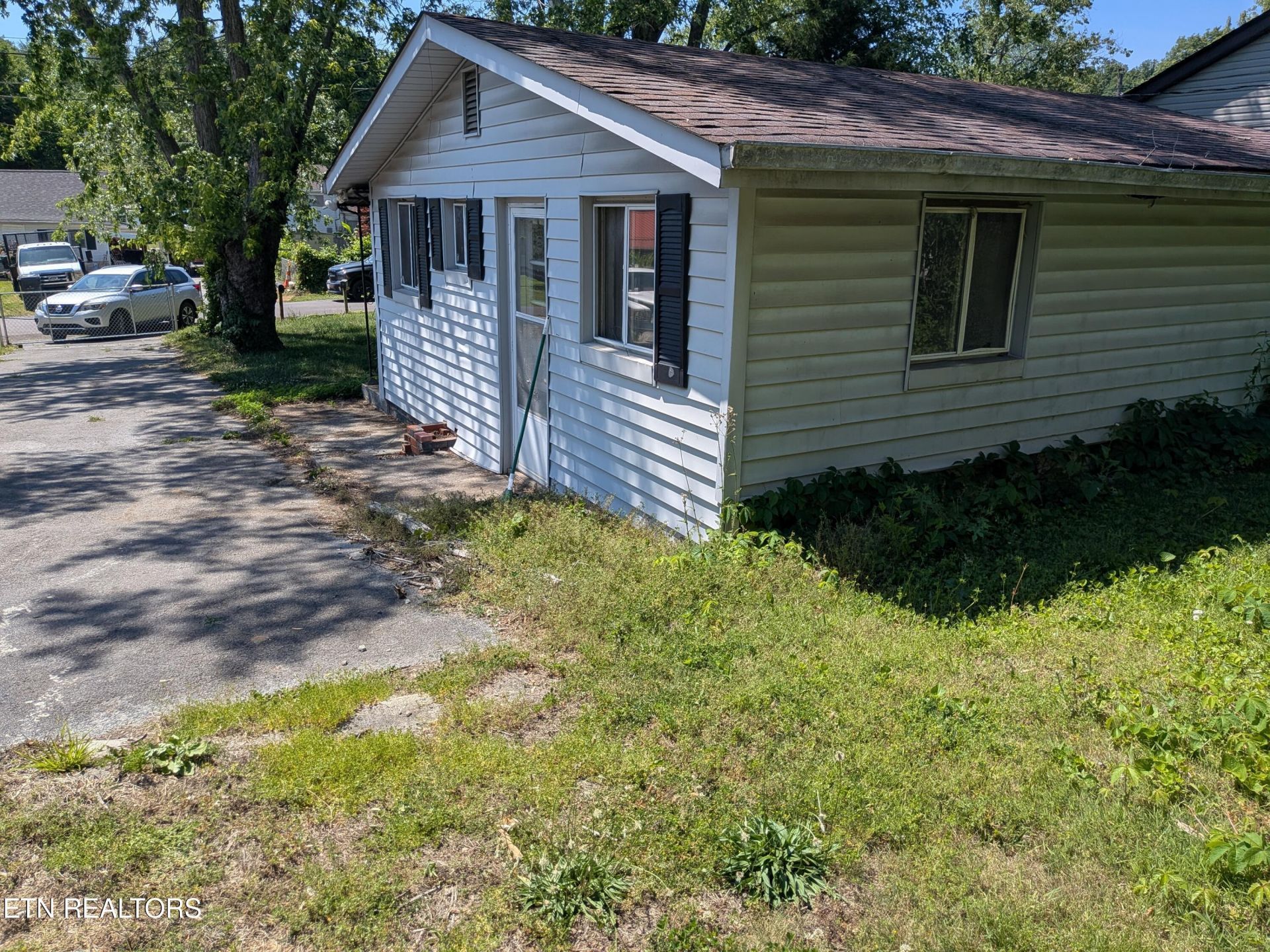 1918 Sandusky Rd, Knoxville, TN 37912 Main Photo