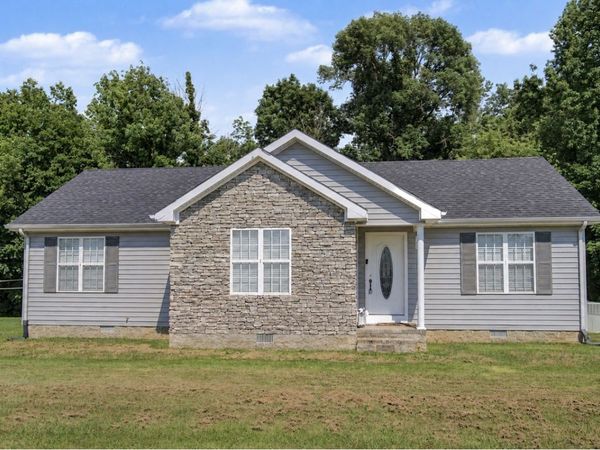 104 Leigh Anna Cir, Lafayette, TN 37083