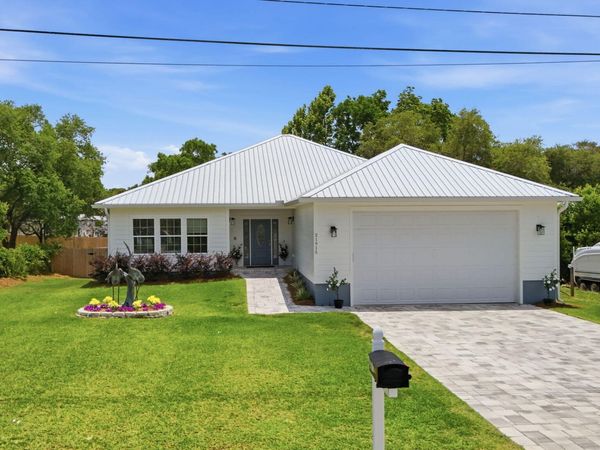 21915 Lakeview Drive , Panama City Beach, FL 32413